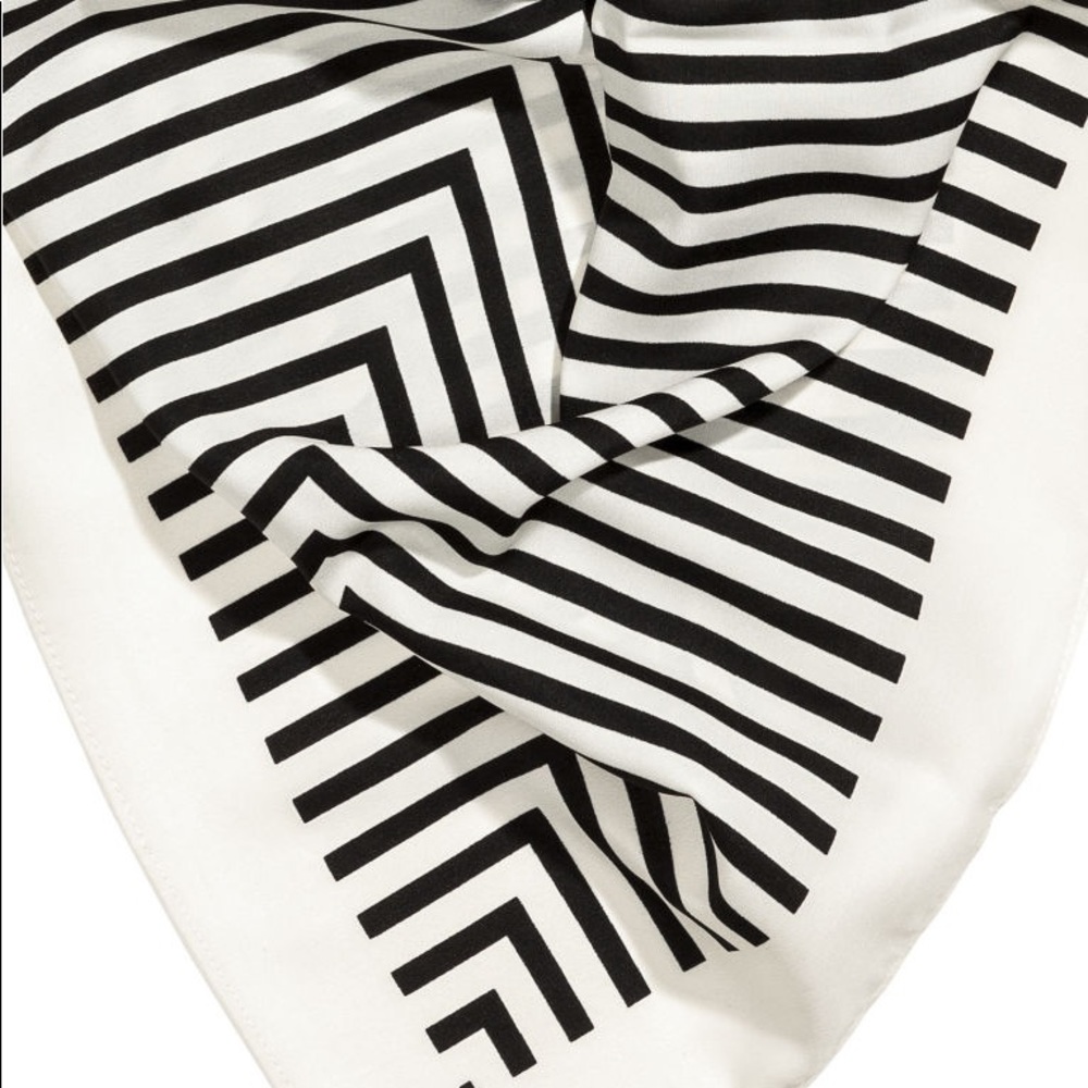 NWT H&M Large Black & White Striped Scarf